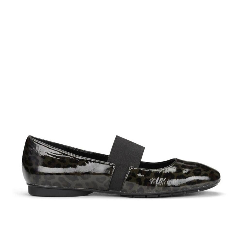 Like New Donald J. Pliner Dennis Patent Animal Print  Flats - 6m